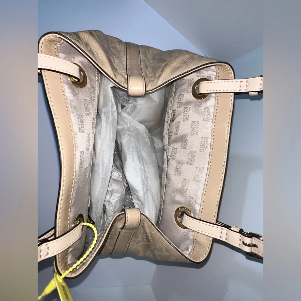 NWT Michael Kors‎ Jet Set patent beige leather tote bag